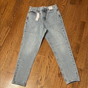 Topshop Mom High Waisted Taper Leg Light Wash Jeans W26 L32 Size 4 NWT